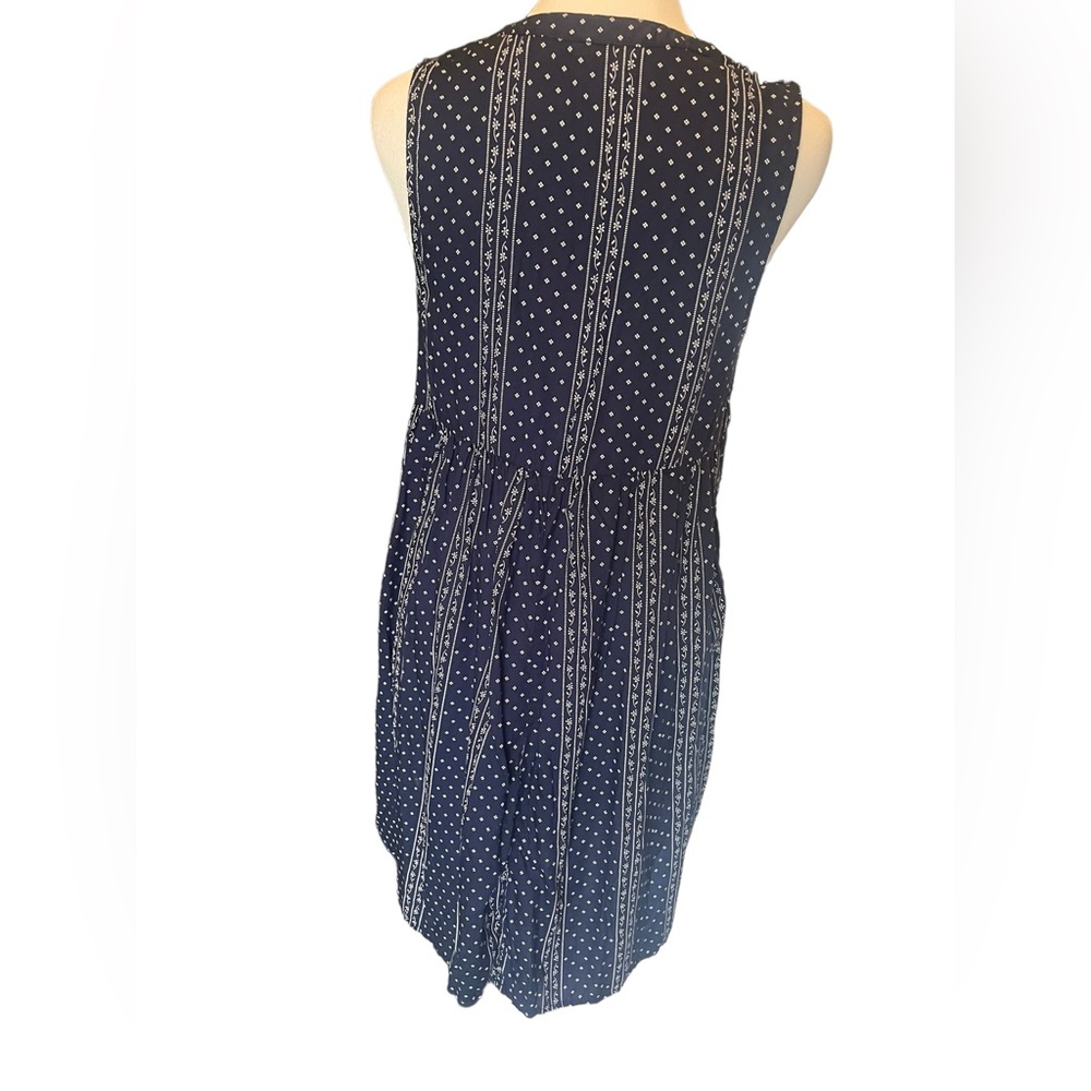 Old Navy Pintuck Swing Dress - Navy Blue and White Size 6 - Picture 3 of 12